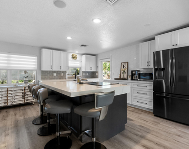 1605 Treemont Avenue - Photo Thumbnail 17