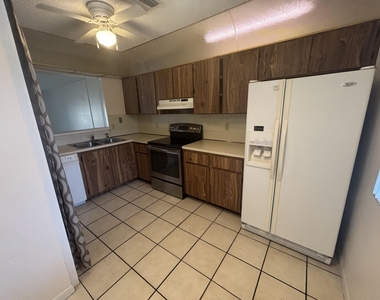 110 Se 7th St- Unit 5 Bldg 110 - Photo Thumbnail 7