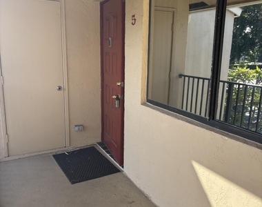 110 Se 7th St- Unit 5 Bldg 110 - Photo Thumbnail 2