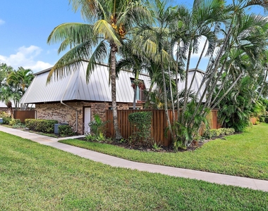 1420 Ocean Way - Photo Thumbnail 15