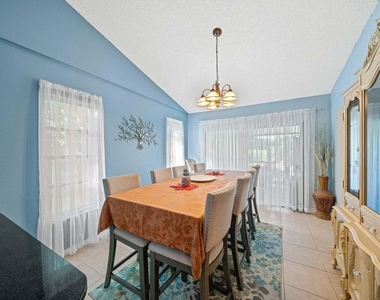 148 Ponce De Leon Street - Photo Thumbnail 5