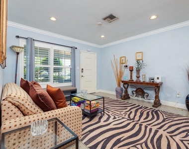 145 Se 3rd Avenue - Photo Thumbnail 4