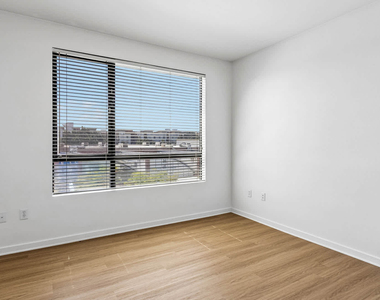 375 East 2nd Street - Photo Thumbnail 25