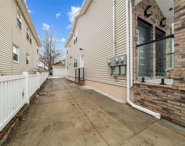 24533 147th Road - Photo Thumbnail 11