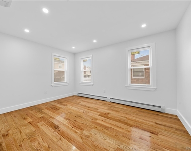 24533 147th Road - Photo Thumbnail 6