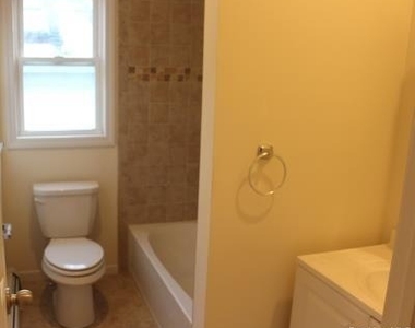 209 S Division Street - Photo Thumbnail 6