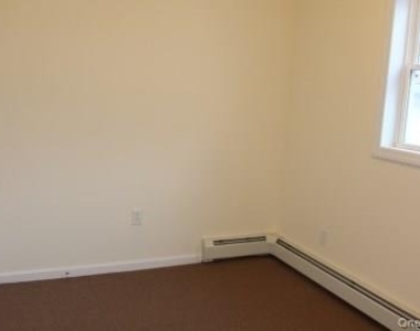209 S Division Street - Photo Thumbnail 10