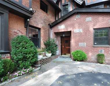 136 Harriman Road - Photo Thumbnail 1