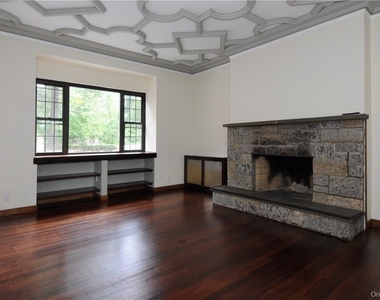 136 Harriman Road - Photo Thumbnail 5
