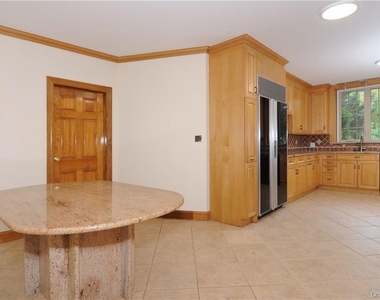 136 Harriman Road - Photo Thumbnail 10