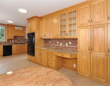 136 Harriman Road - Photo Thumbnail 8