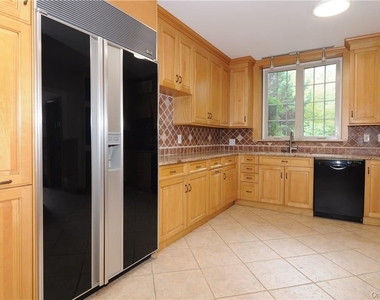 136 Harriman Road - Photo Thumbnail 6