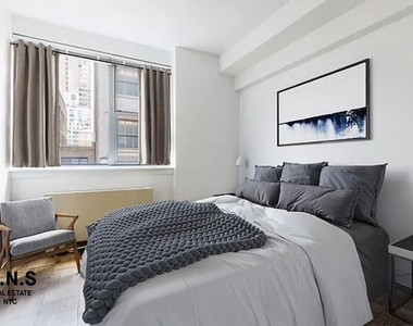 65 W 55th Street - Photo Thumbnail 6