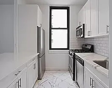 65 W 55th Street - Photo Thumbnail 5