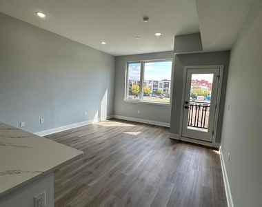 1522 N 4th Street - Photo Thumbnail 2