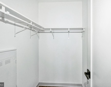 6515 Ridge Avenue - Photo Thumbnail 11