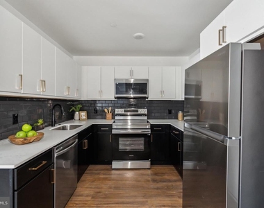 6515 Ridge Avenue - Photo Thumbnail 2