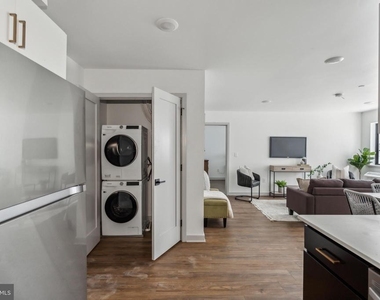 6515 Ridge Avenue - Photo Thumbnail 3