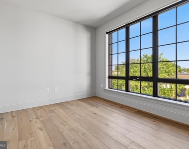 8623 Germantown Unit 204 Avenue - Photo Thumbnail 16