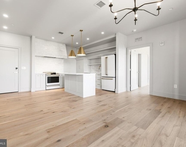 8623 Germantown Unit 204 Avenue - Photo Thumbnail 12