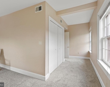 1435 Bolton Street - Photo Thumbnail 42
