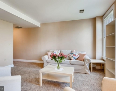 1435 Bolton Street - Photo Thumbnail 17