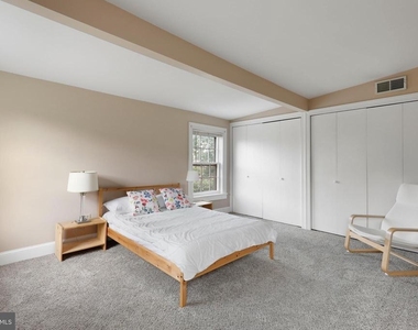 1435 Bolton Street - Photo Thumbnail 38