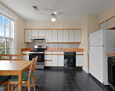 1435 Bolton Street - Photo Thumbnail 24
