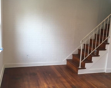 5030 South Dakota Avenue Ne - Photo Thumbnail 1