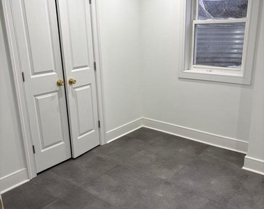 5030 South Dakota Avenue Ne - Photo Thumbnail 15