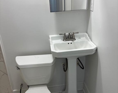 5030 South Dakota Avenue Ne - Photo Thumbnail 19