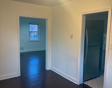 5030 South Dakota Avenue Ne - Photo Thumbnail 24