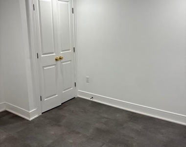 5030 South Dakota Avenue Ne - Photo Thumbnail 17