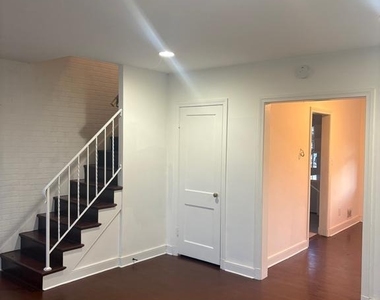 5030 South Dakota Avenue Ne - Photo Thumbnail 22