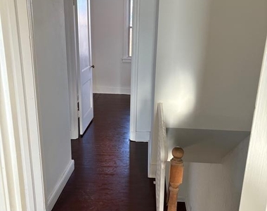 5030 South Dakota Avenue Ne - Photo Thumbnail 6