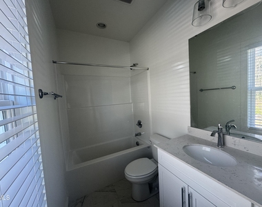 2811 Wilcox Place - Photo Thumbnail 10