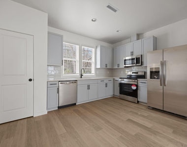 2811 Wilcox Place - Photo Thumbnail 21