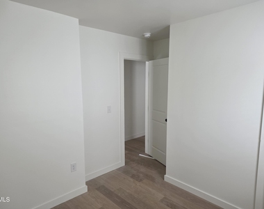 2811 Wilcox Place - Photo Thumbnail 7
