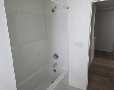 2811 Wilcox Place - Photo Thumbnail 5