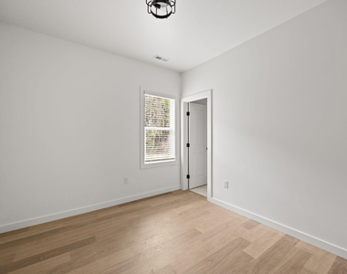 2811 Wilcox Place - Photo Thumbnail 17