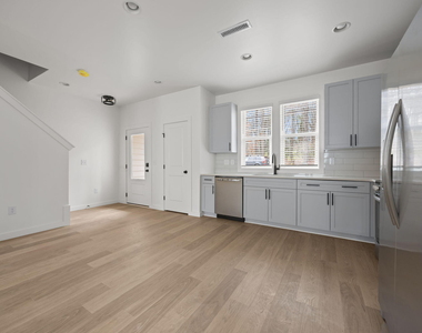 2811 Wilcox Place - Photo Thumbnail 23