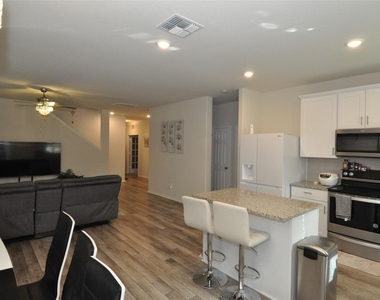 1717 T H Johnson Dr - Photo Thumbnail 7
