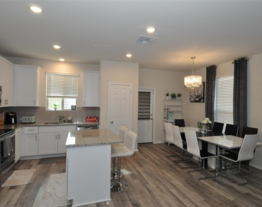 1717 T H Johnson Dr - Photo Thumbnail 5