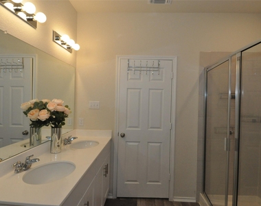 1717 T H Johnson Dr - Photo Thumbnail 12