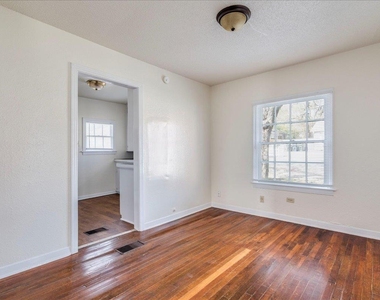 1119 N Lbj Dr - Photo Thumbnail 8