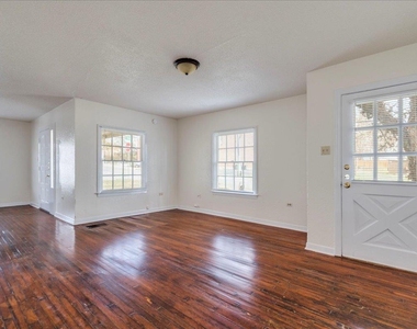 1119 N Lbj Dr - Photo Thumbnail 6