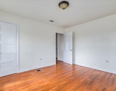 1119 N Lbj Dr - Photo Thumbnail 17