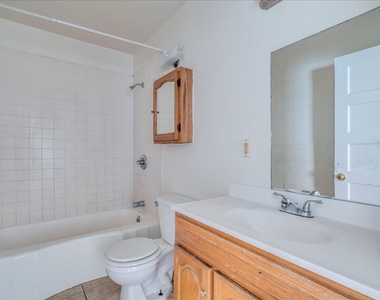 1119 N Lbj Dr - Photo Thumbnail 18