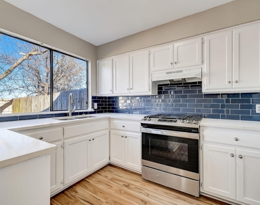 1406 Hyridge Circle - Photo Thumbnail 6