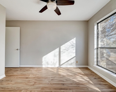 1406 Hyridge Circle - Photo Thumbnail 15